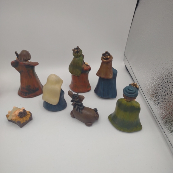 Vintage Xmas Nativity Scene 11 pieces Resin Figurines w Felt Applique Box - Picture 10 of 16